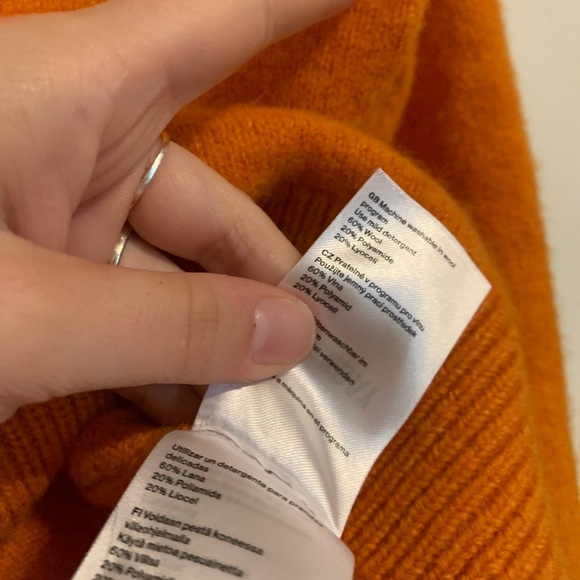 Weekday Font Sweater Orange Wool Cropped Boxy XS Pullover - Picture 3 of 5